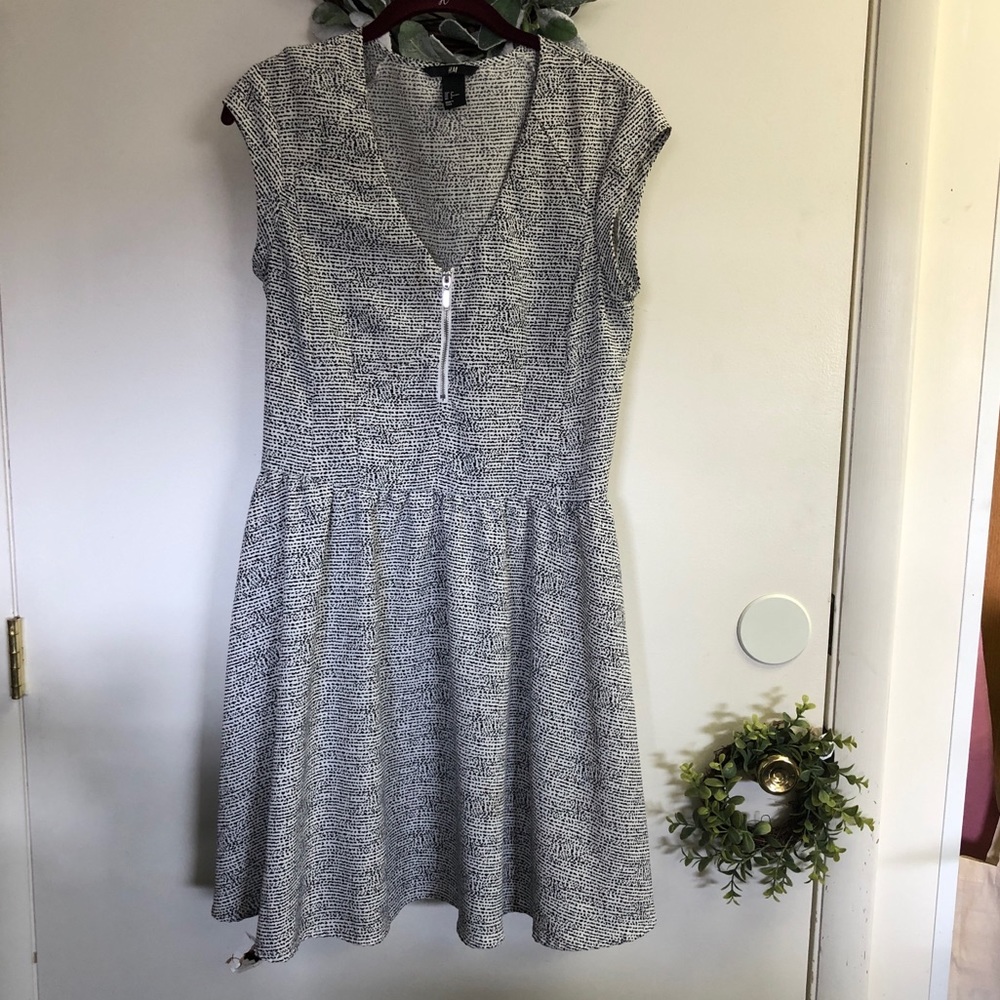 H&M White Black ZIP Front White Black Shirt Dress